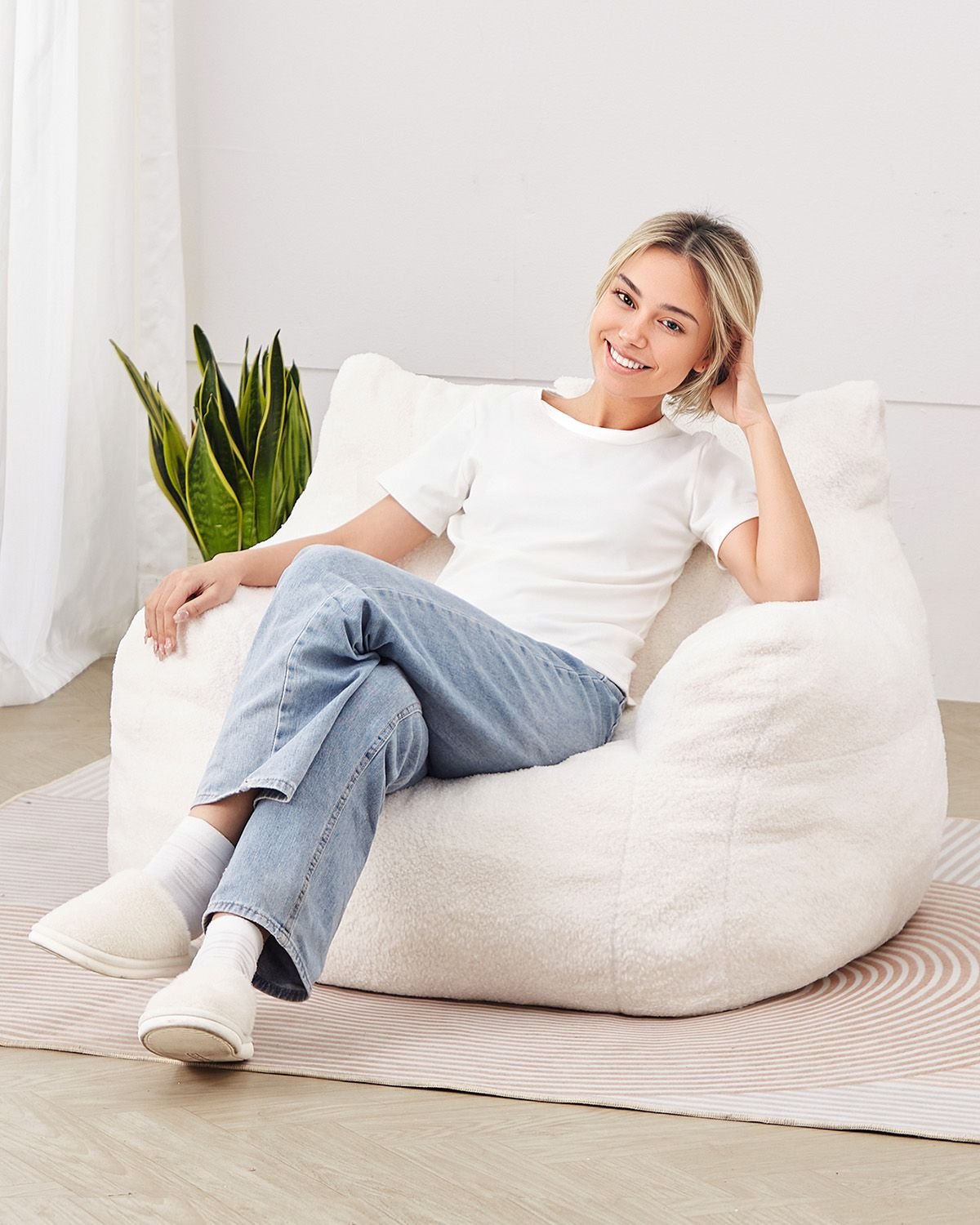bean bag chair, 3 feet bean bag chair with soft armrests and storage pocket, 25d memory foam filled with soft teddy velvet cover, bean bag for bedroom or playroom, white